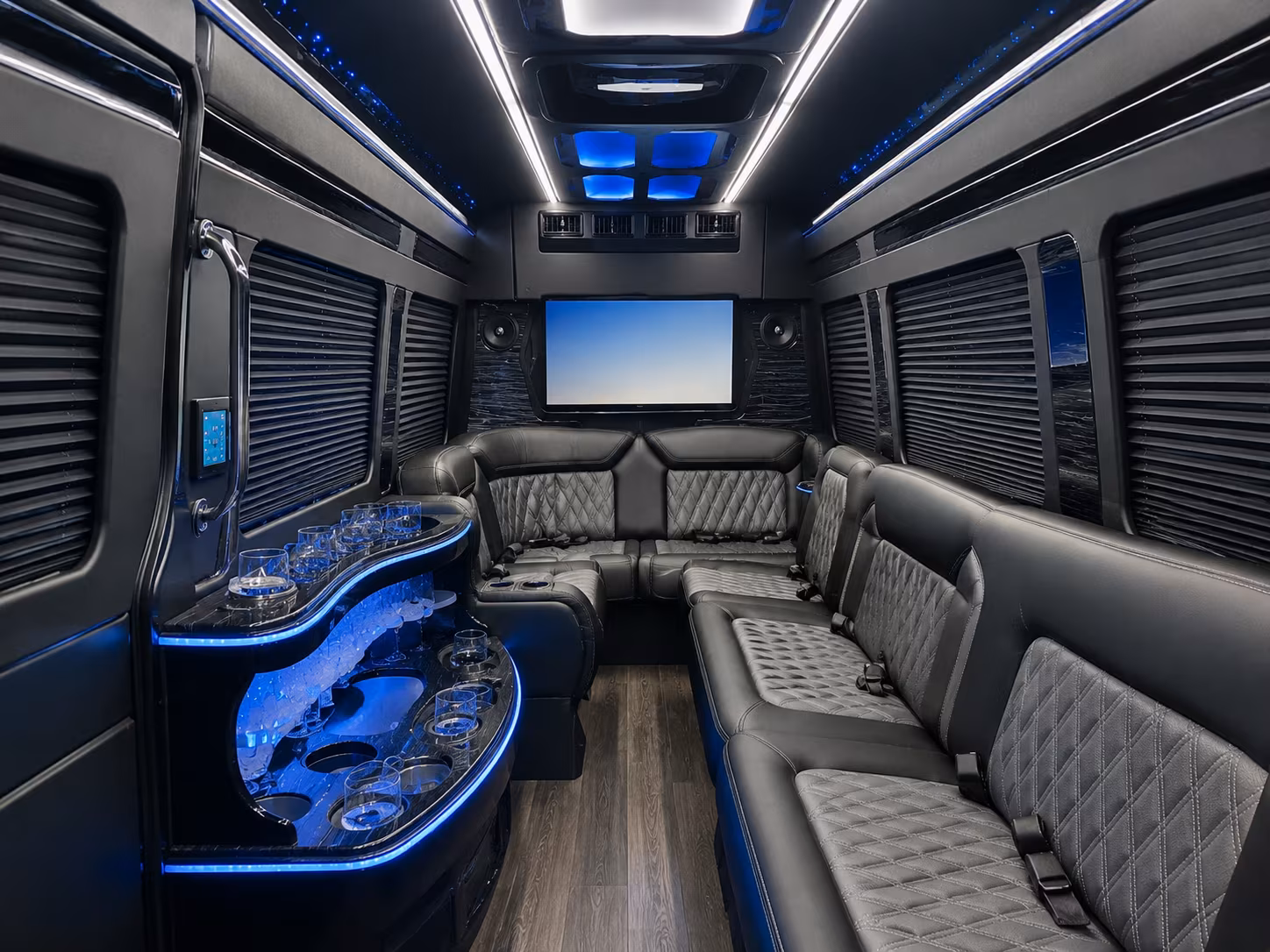 airport shuttle buses from den to castle rock for wedding guests
