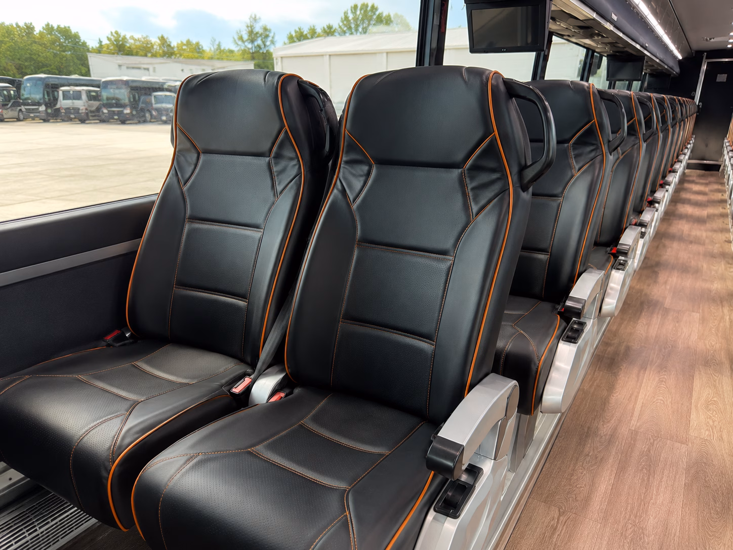 shuttle buses between denver hotels and castle rock wedding venues