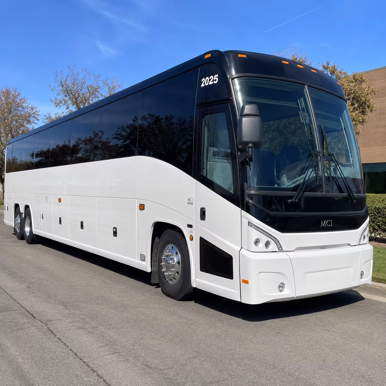 shuttle your team between castle rock and the denver tech center without the i 25 headache